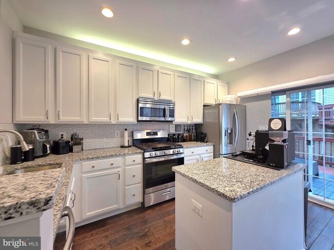 Building Photo - 5300 Arapaho Ln