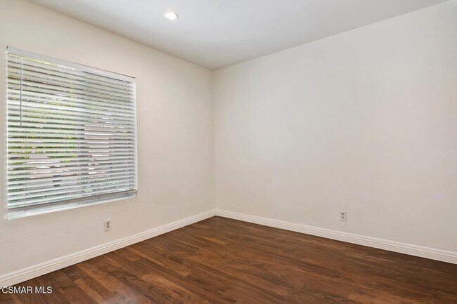 Building Photo - 959 Via Colinas