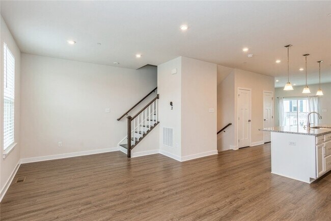 Building Photo - 4602 Spruce Rd