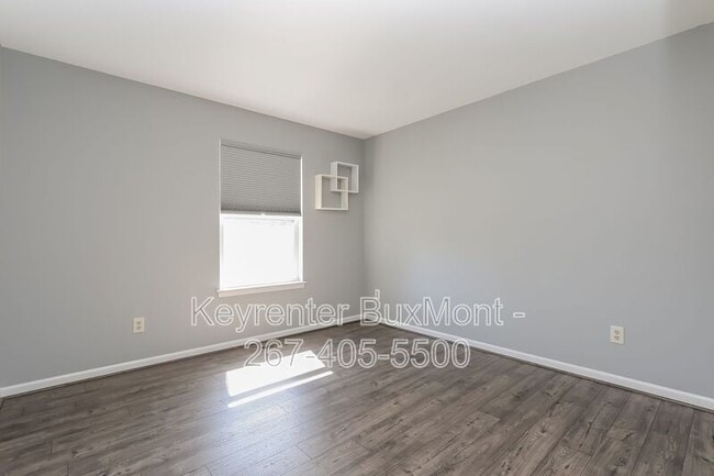 Building Photo - 15 York St