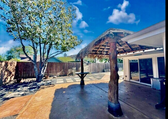 Building Photo - 2123 Streamhurst Ln