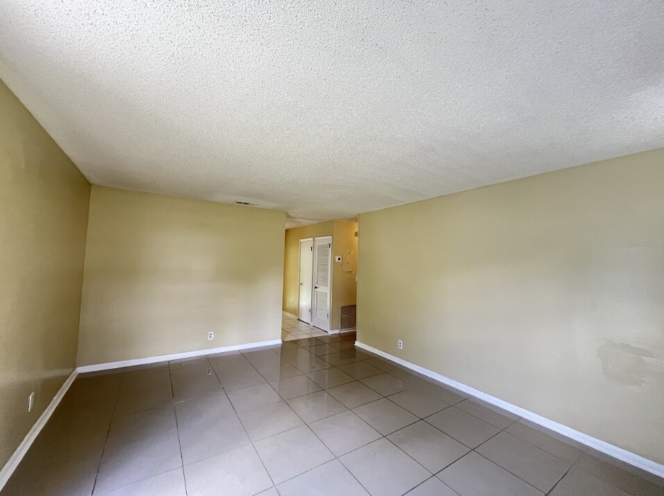 Building Photo - 7500 Necia Dr S