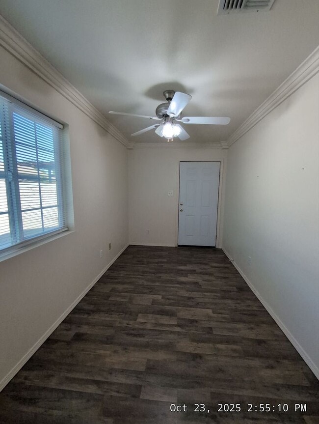 Building Photo - Welcome to your new cozy, immaculate and spacious home!