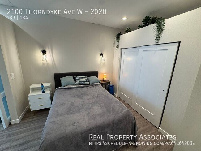 Building Photo - 2100 Thorndyke Ave W