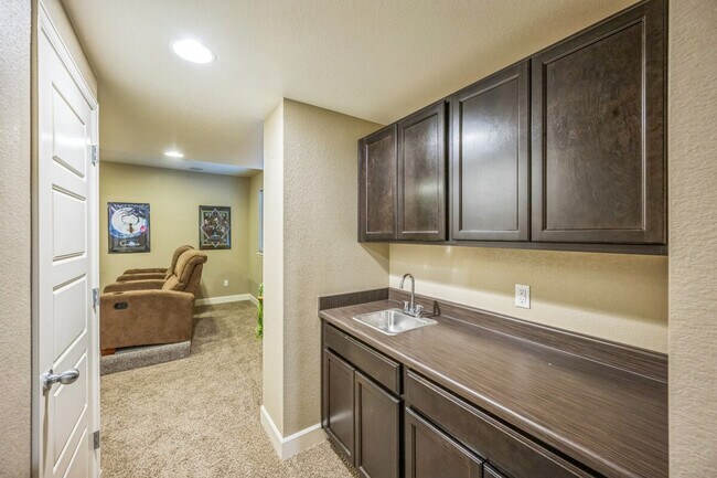 Building Photo - 5153 Chicory Cir
