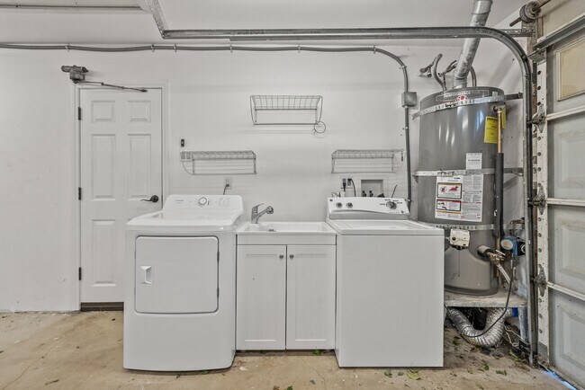 Building Photo - 3177 Austin Ave