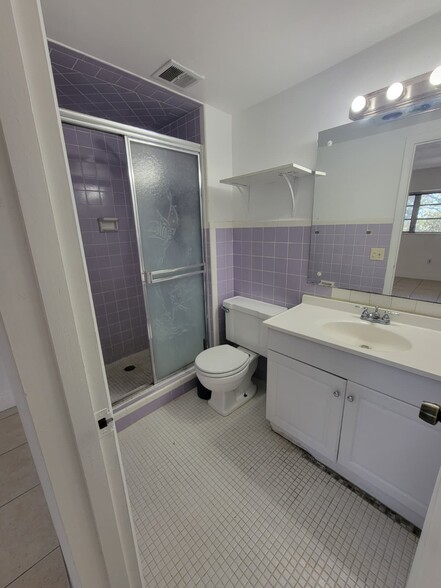 Building Photo - 2005 Sans Souci Blvd