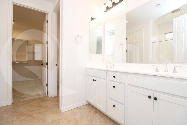 Building Photo - 1378 W Macaw Dr