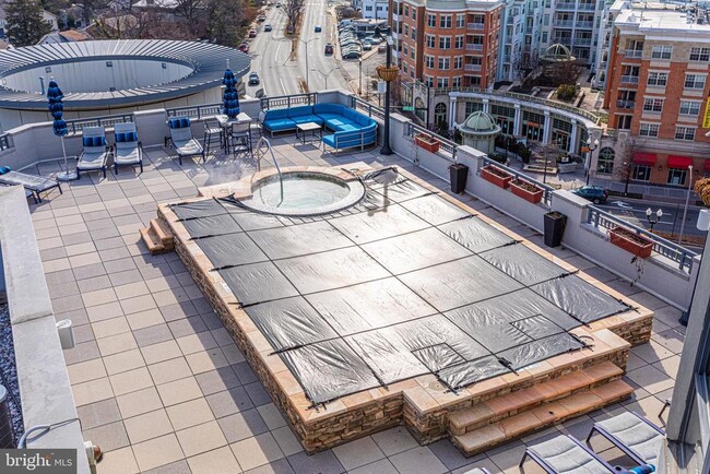 Building Photo - 1021 N Garfield St