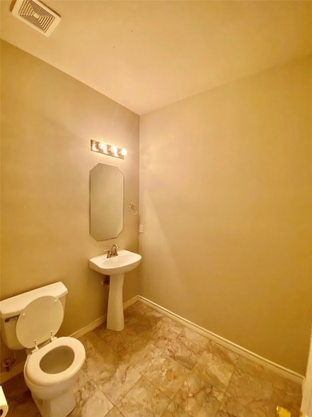 Building Photo - 8004 Case Dr