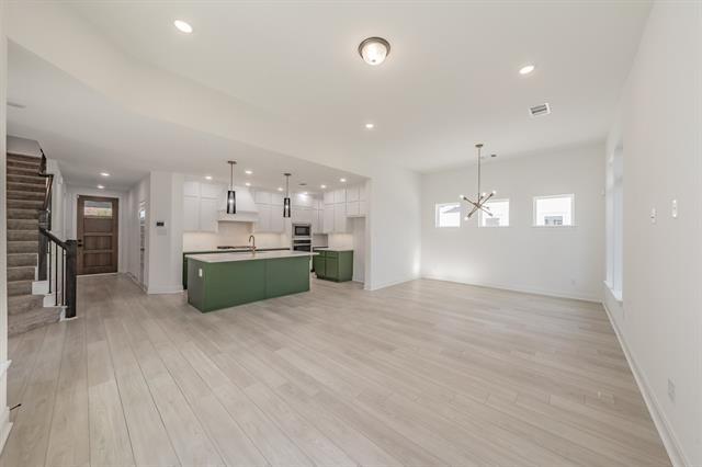 Building Photo - 13361 Hedgebrook Pl