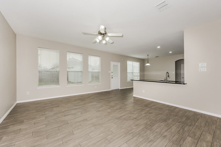 Building Photo - 2020 Natchez Dr