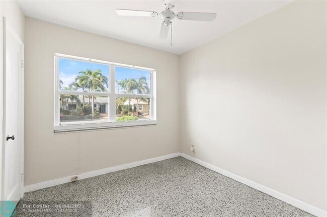 Building Photo - 939 Lytle St