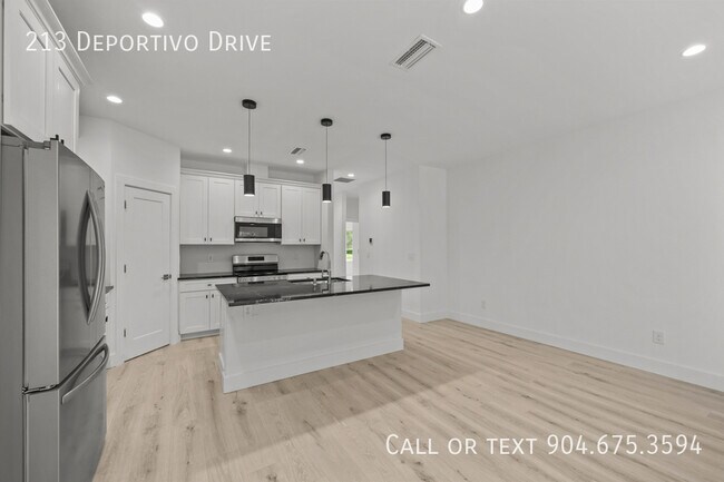 Building Photo - 213 Deportivo Dr