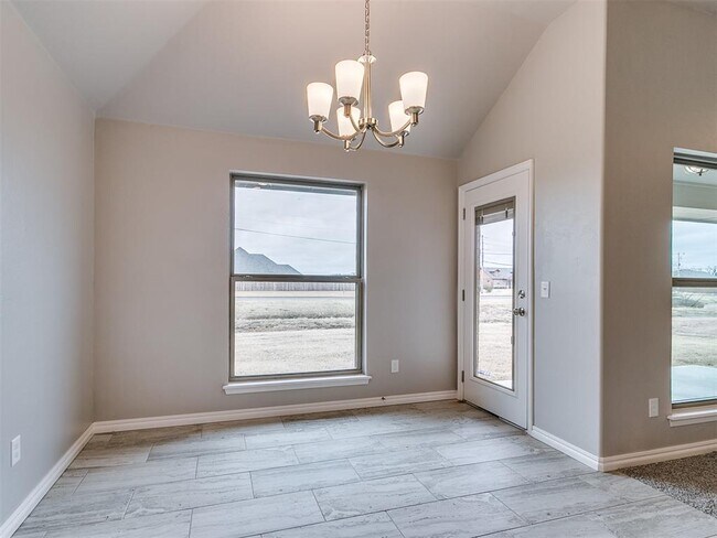 Building Photo - 2204 Wheatheart Dr
