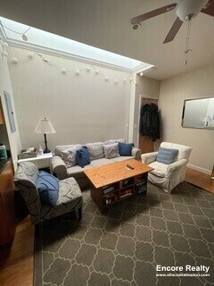 Building Photo - 28 Fleet St