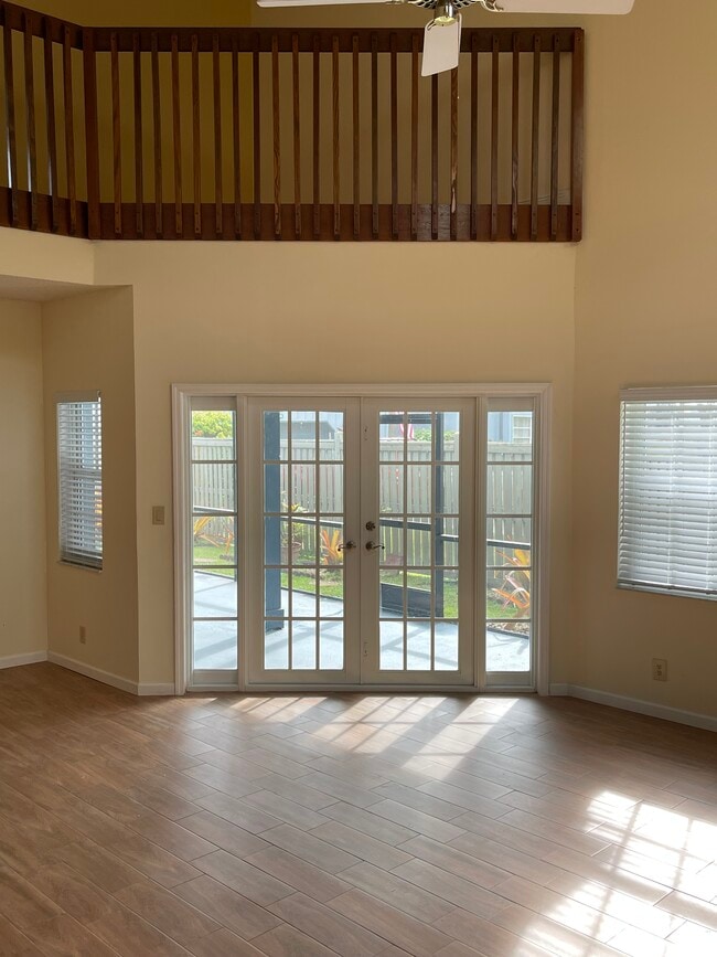 Building Photo - 6546 Windsor Dr