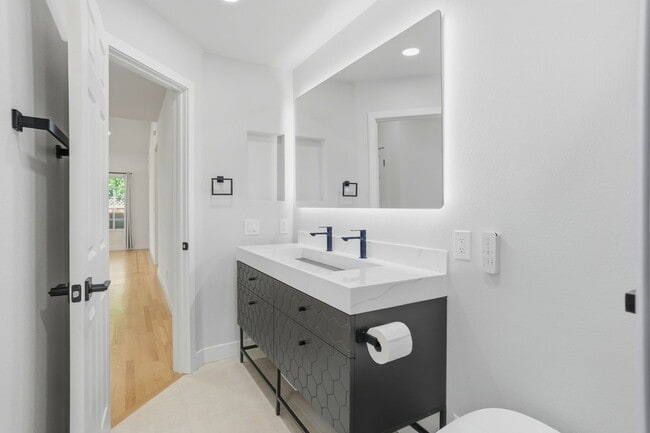 Building Photo - Beautiful 4-Bedroom 3-Bathroom Sunnyvale Home