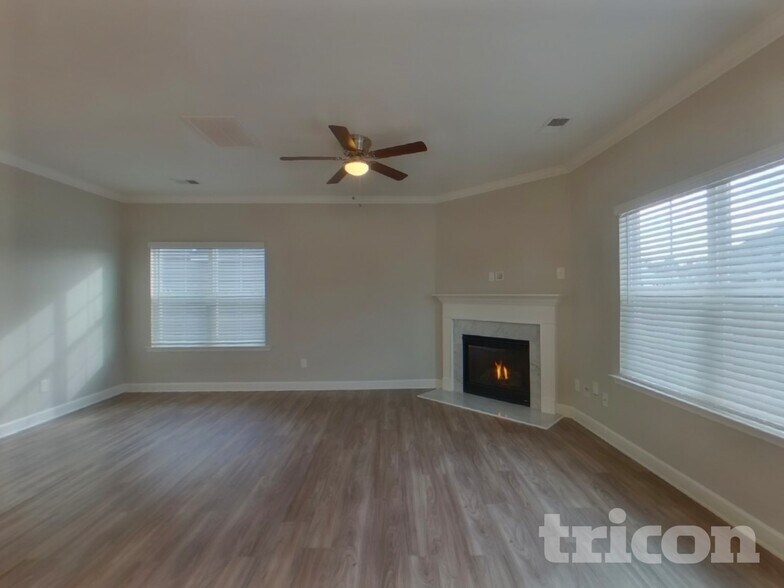 Building Photo - 1138 Bergenfield Ln