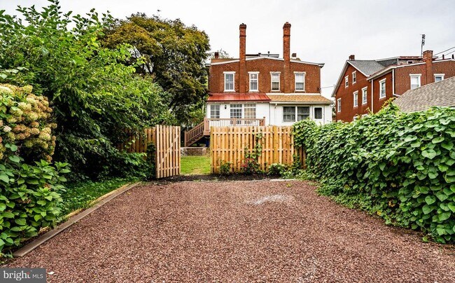 Building Photo - 310 W Biddle St