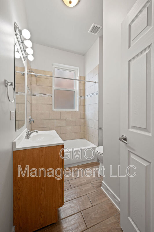 Building Photo - 4230 W Adams St