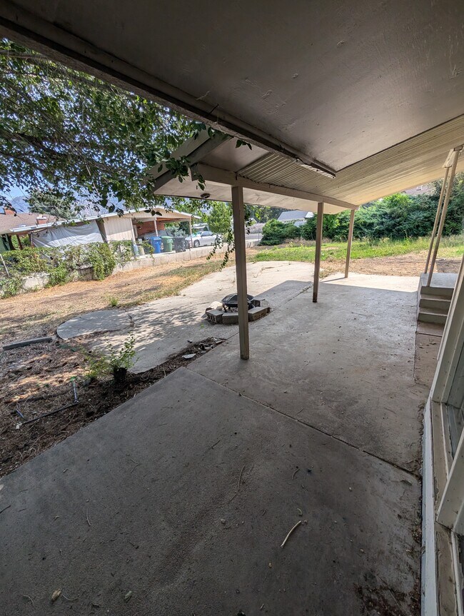Building Photo - 504 W 100 N