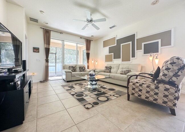 Building Photo - Furnished Rental in Golf Cart District!