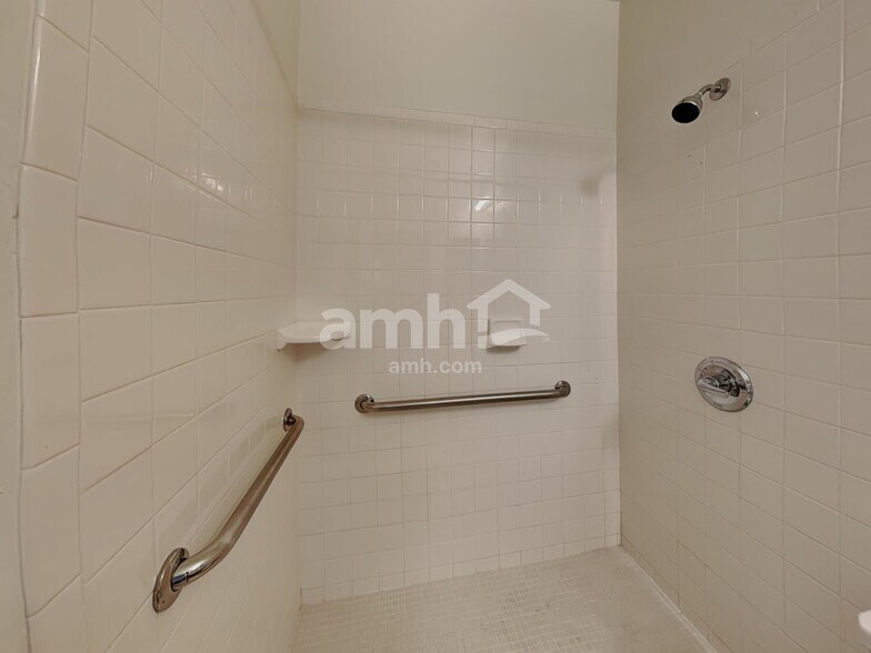 Building Photo - 6829 W Yearling Rd