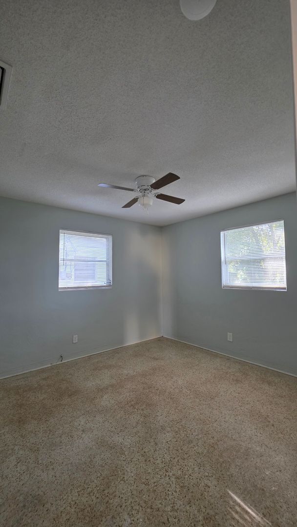 Building Photo - 2 Bedroom 1 Bath Single Family Home