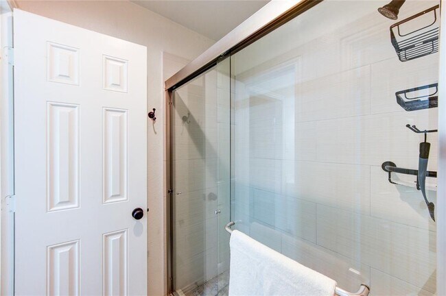 Building Photo - 27818 Pinpoint Crossing Dr