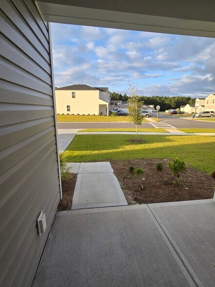 Building Photo - 138 Saltgrass Way