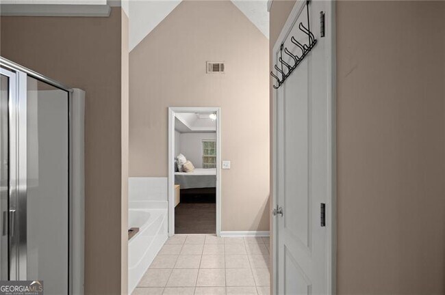 Building Photo - 4945 Cottonwood Tr