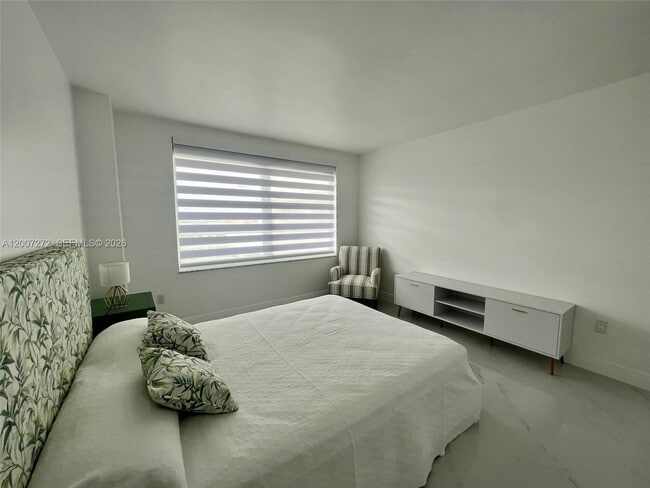 Building Photo - 155 Ocean Ln Dr