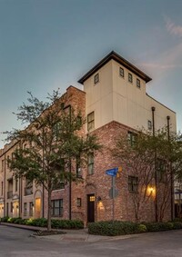 Building Photo - 2110 Helsminster Dr