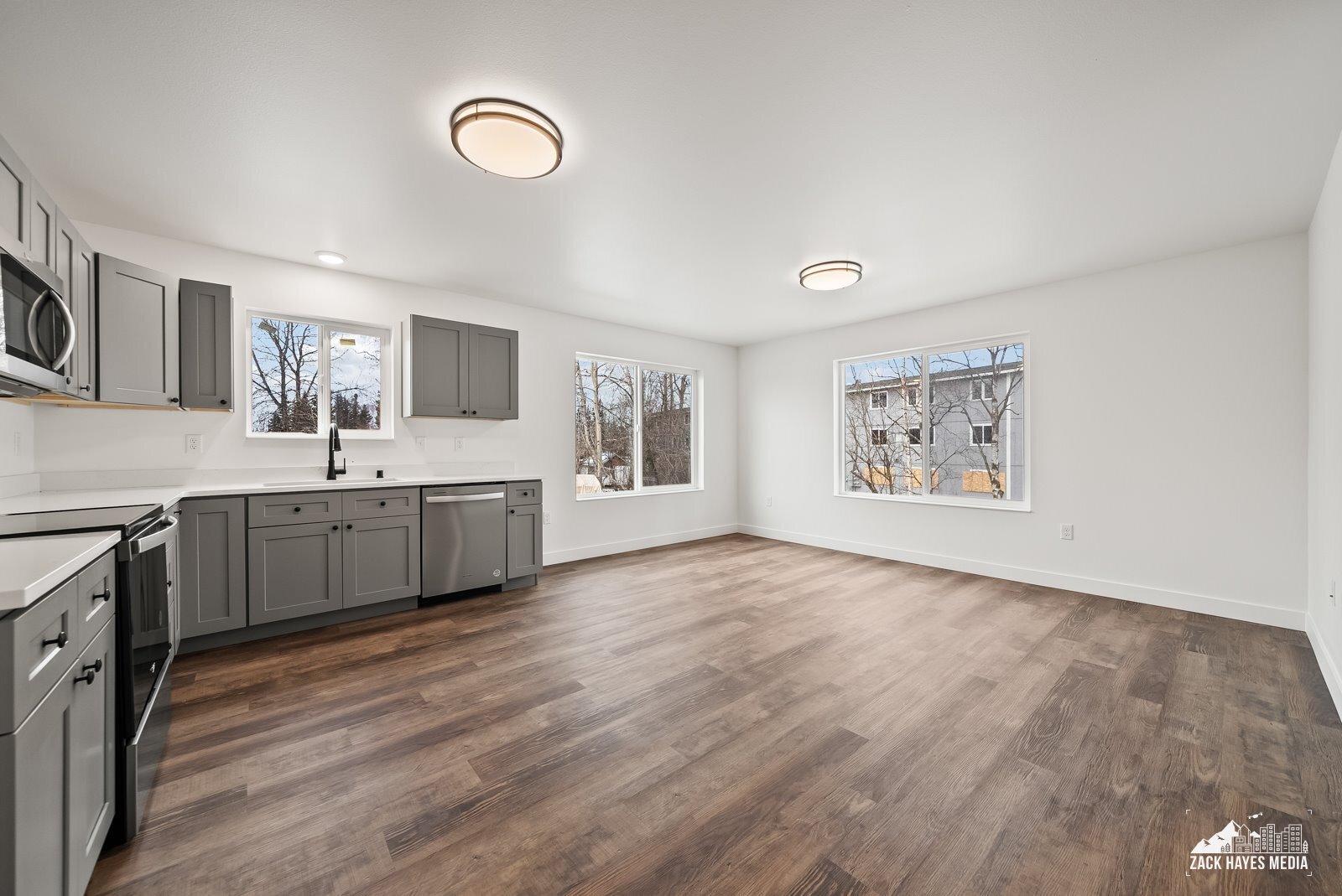 upstairs - 1493 W 40th Ave