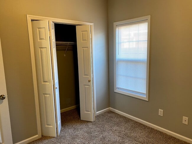 Building Photo - 3514 Choctaw Dr SE