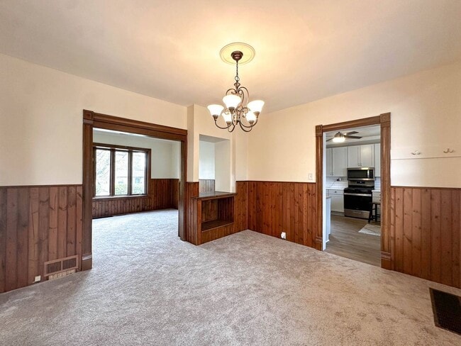 Building Photo - 502 Chestnut St