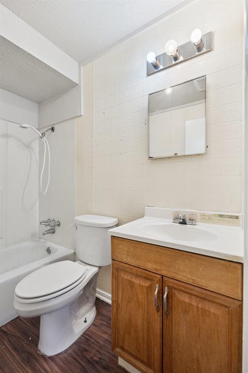 Building Photo - 5221 Foster Dr