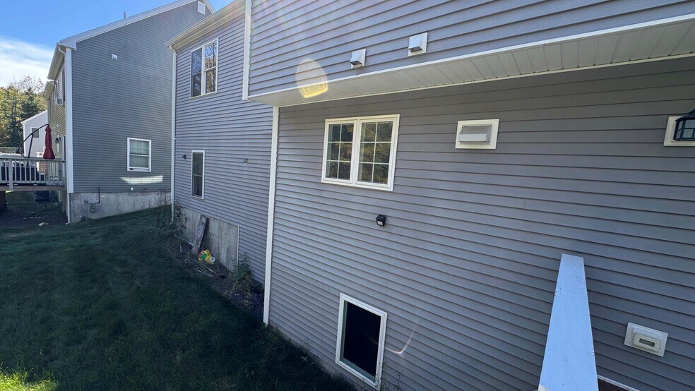 Building Photo - 38 Gristmill Ln