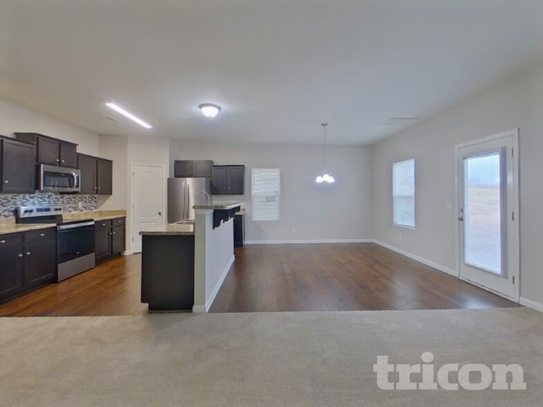 Building Photo - 11335 Breezehill Ln