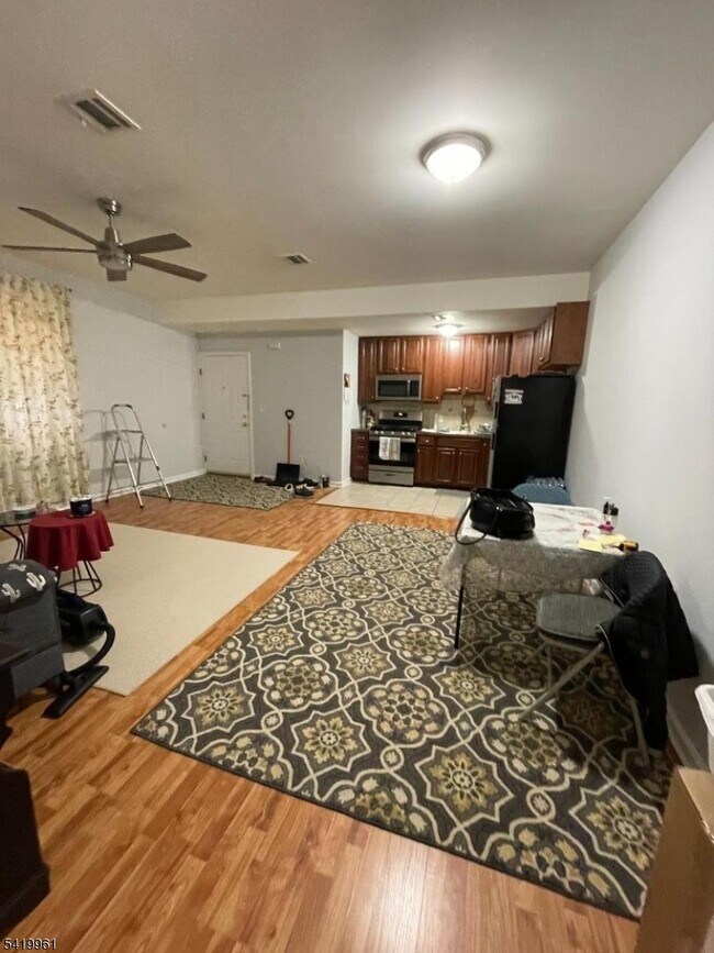 Building Photo - 72 Highland Ave