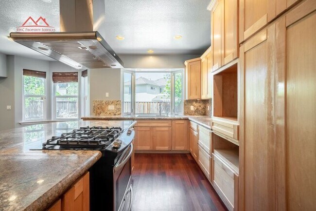 Building Photo - 6497 Hirabayashi Dr