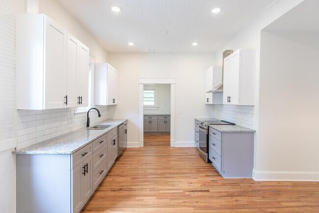 Building Photo - 208 N Guthrie Ave
