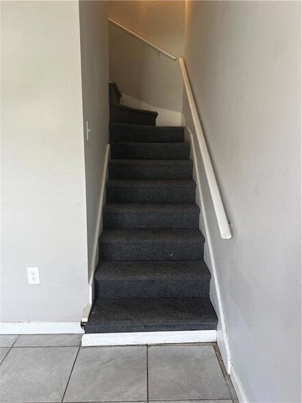Building Photo - 8548 Valor Dr