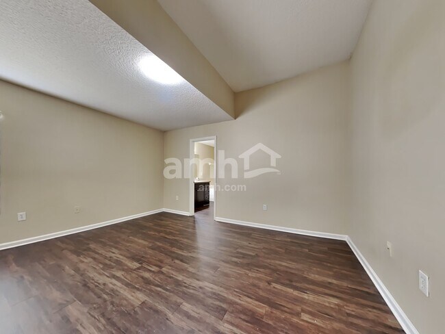 Building Photo - 81 Marisco Way