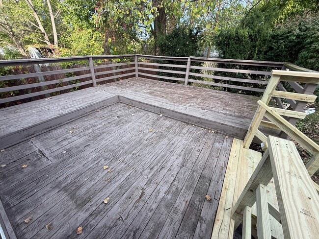 Building Photo - 1181 Hilltop Dr