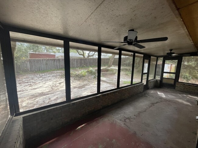 Building Photo - 904 Juniper Ave