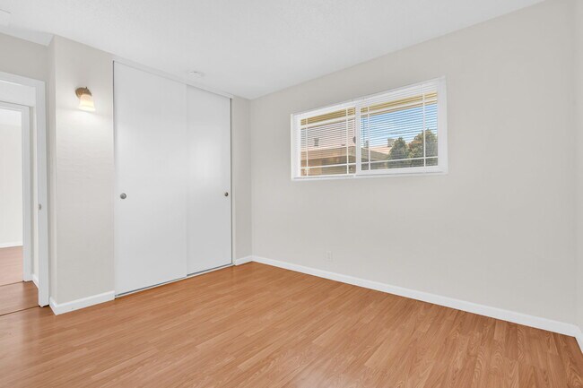 Building Photo - 945 Kearney St