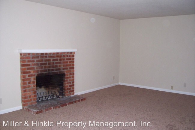 Building Photo - 2082 Kim Louise Dr
