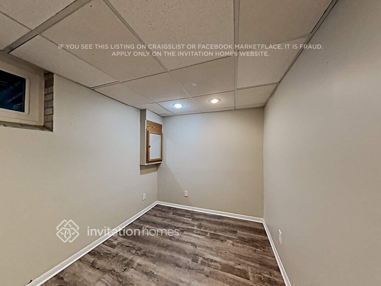 Building Photo - 2911 W 85th St